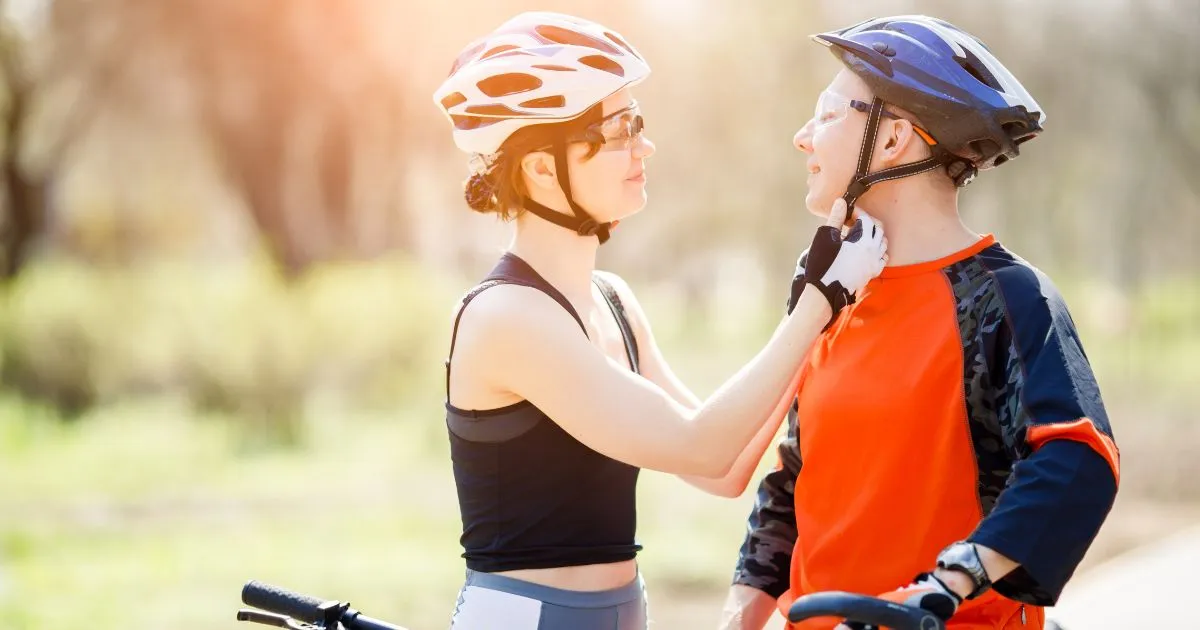 Traction alopecia - wearing compressive safety helmets tightly